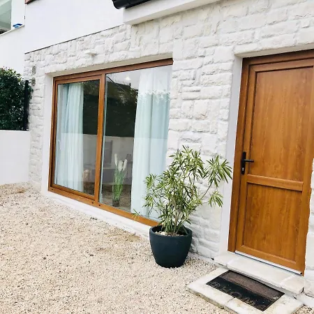 Apartman For2 In *