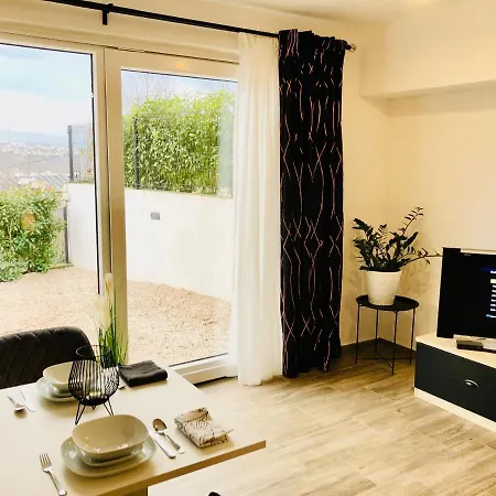 Apartman For2 In *