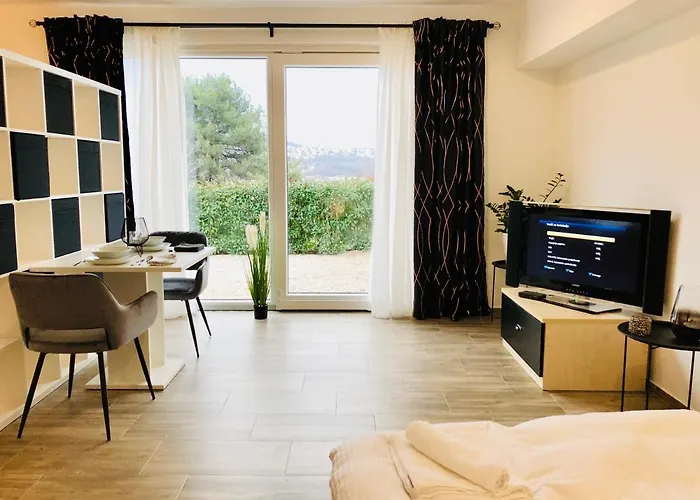 For2 In * Opatija