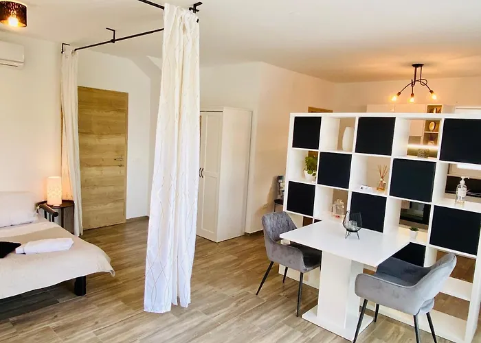 Apartament For2 In *
